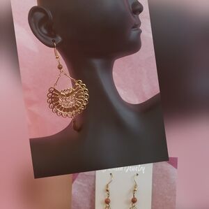 Elegant Gold / Lgt.Brown Dangle Earrings